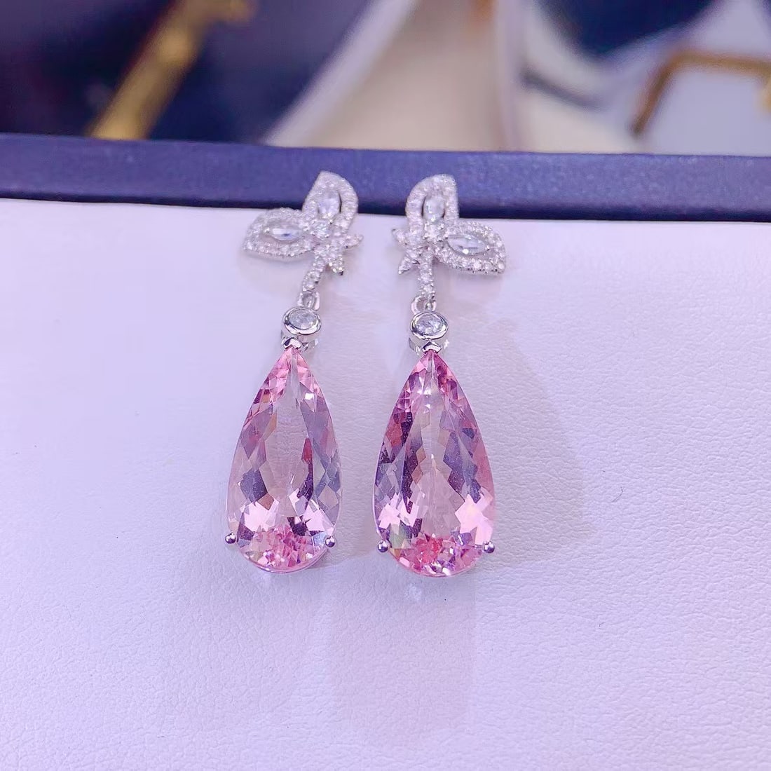 14k Gold 7.5 Ct Natural Morganite & Diamond Earrings: Ref:230937003 // gold content:14k gold // main gemstone:morganite // shape:pear // carat weight:7. 5ct // color:cherry blossom color // treatment:natural // // adjacent gemstone 2 : diamond // shape:r