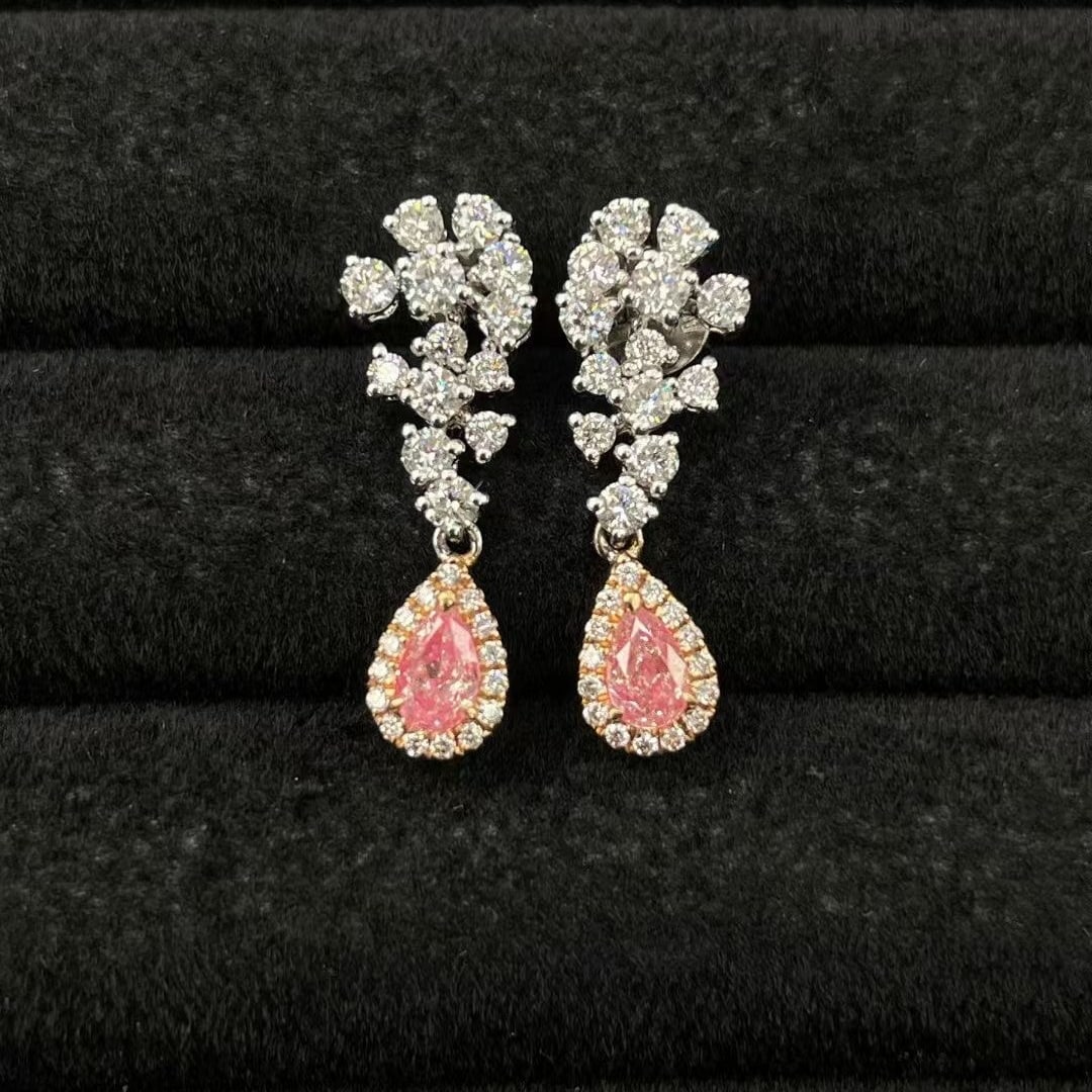 14k Gold 1.06 Ctw Natural Pink Diamond & Diamond Earrings: Ref:230937050 // gold content:14k gold // main gemstone:pink diamond // shape:pear // carat weight:0. 36ct // color:pink // treatment:natural // // adjacent gemstone 2 : diamond // shape:round // cara