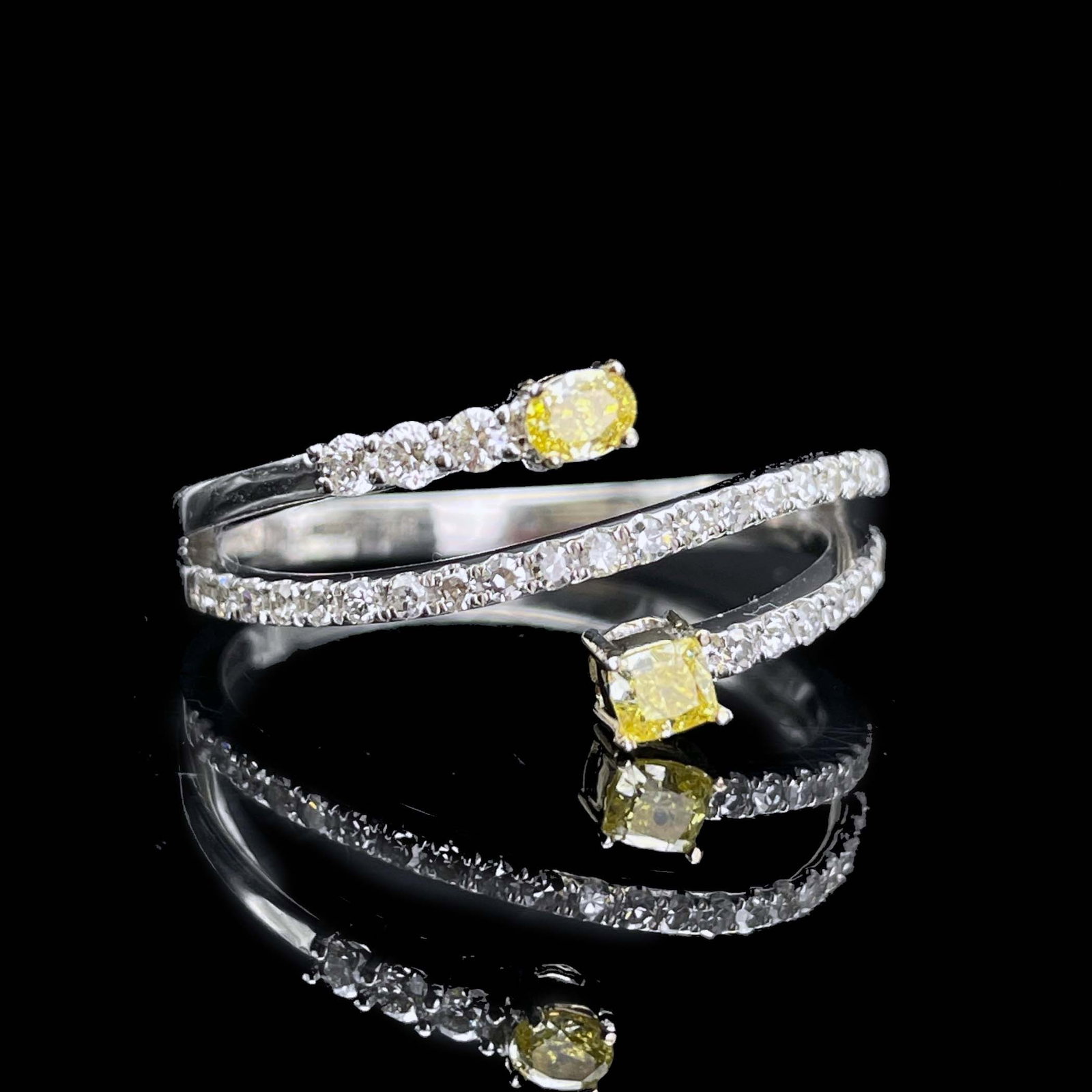 14k Gold 0.27 Ctw Natural Yellow Diamond & Diamond Ring - 3