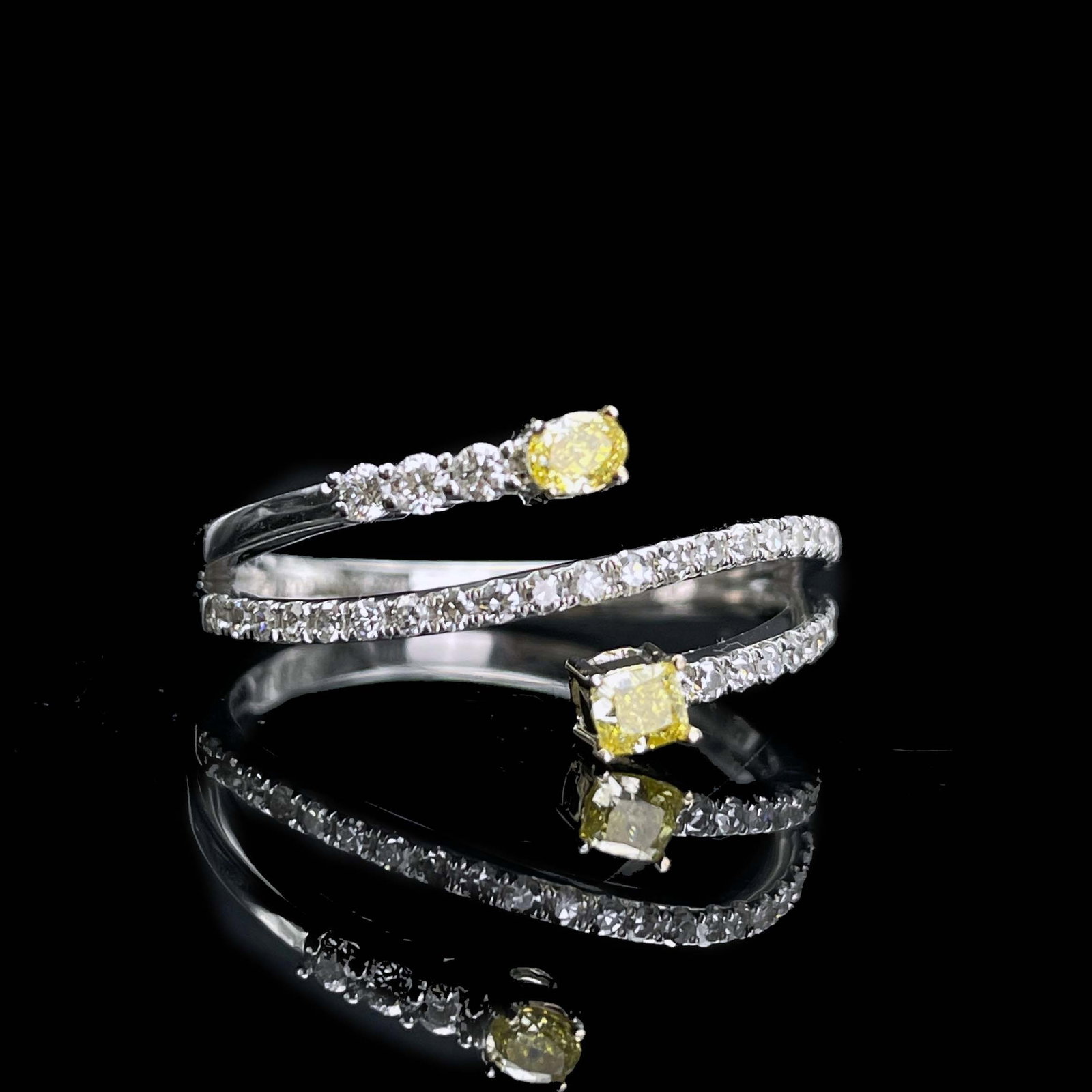 14k Gold 0.27 Ctw Natural Yellow Diamond & Diamond Ring - 6