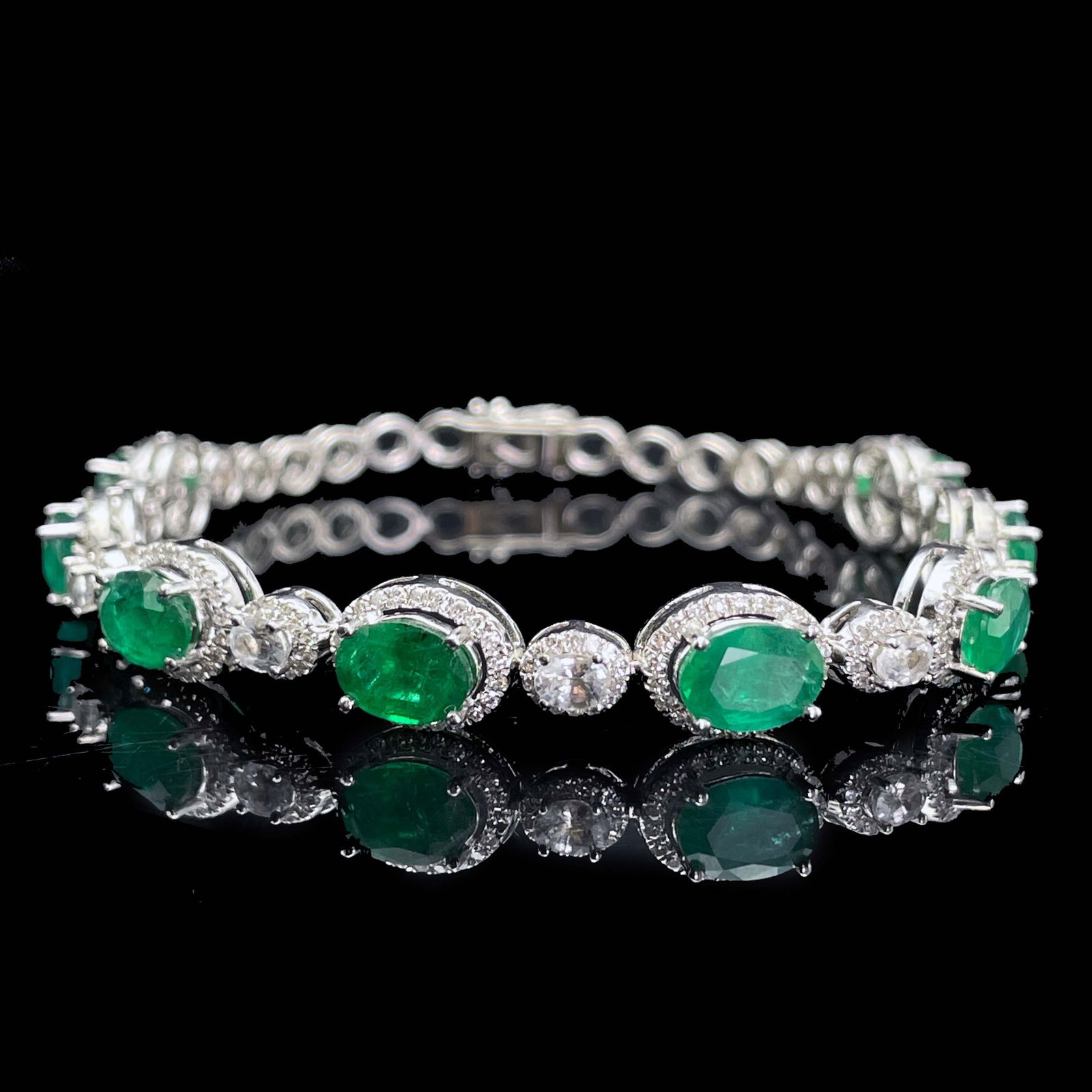 14k Gold 6.12 Ctw Vivid Green Natural Emerald & Diamond Bracelet - 2