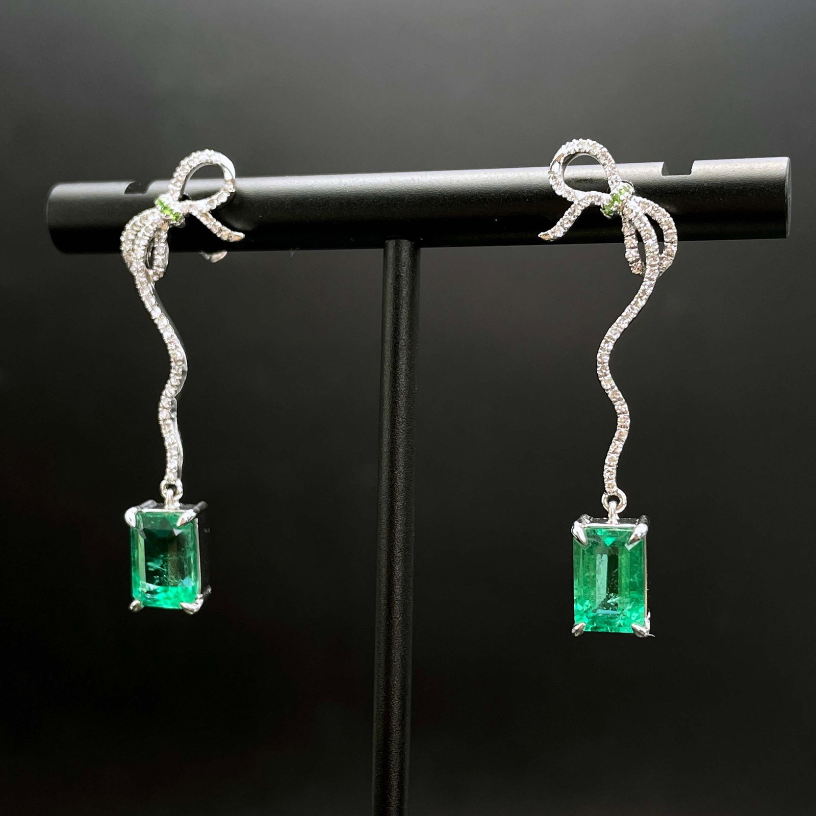 14k Gold 2.84 Ctw Vivid Green Natural Emerald & Diamond Earrings - 3