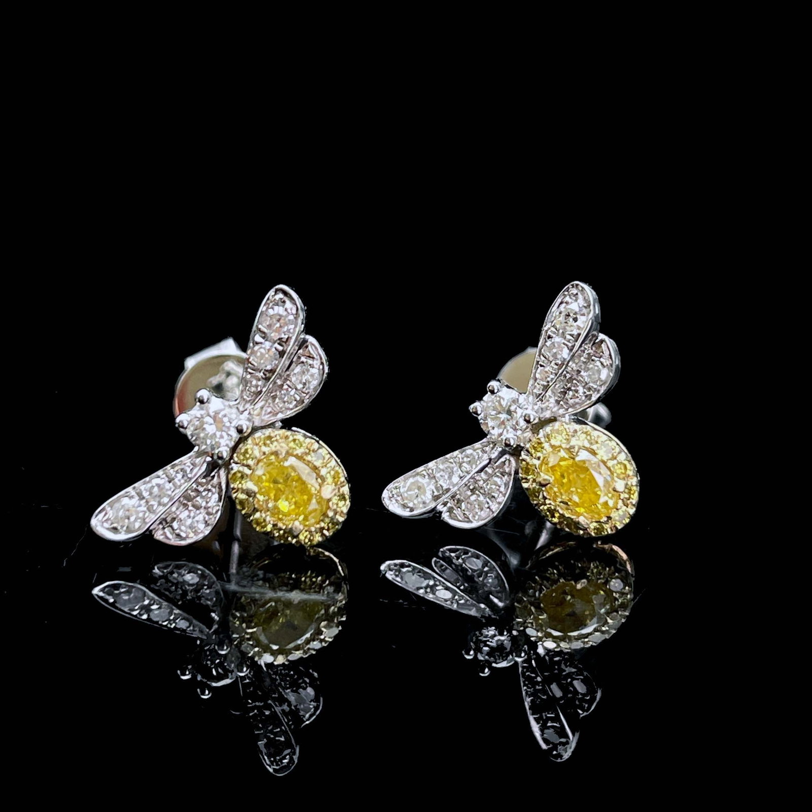 14k Gold 0.48 Ctw Natural Yellow Diamond & Diamond & Bees Earrings - 2