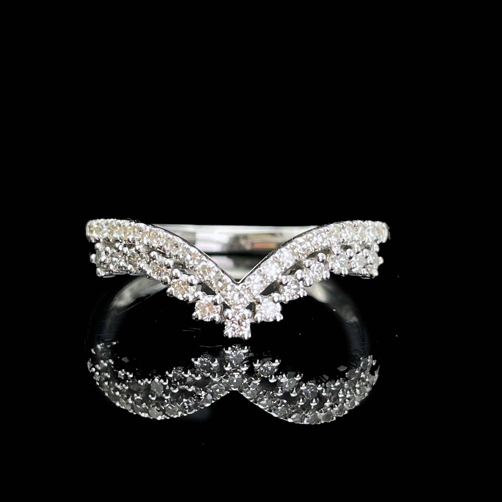 14k Gold 0.38 Ct Natural H Diamond Ring: Ref:230937077 // gold content:14k gold // ring size:7. 25us // // main gemstone:diamond // shape:round // carat weight:0. 38ct // clarity grade:vs-si // color:h // treatment:natural // cut grade:g //