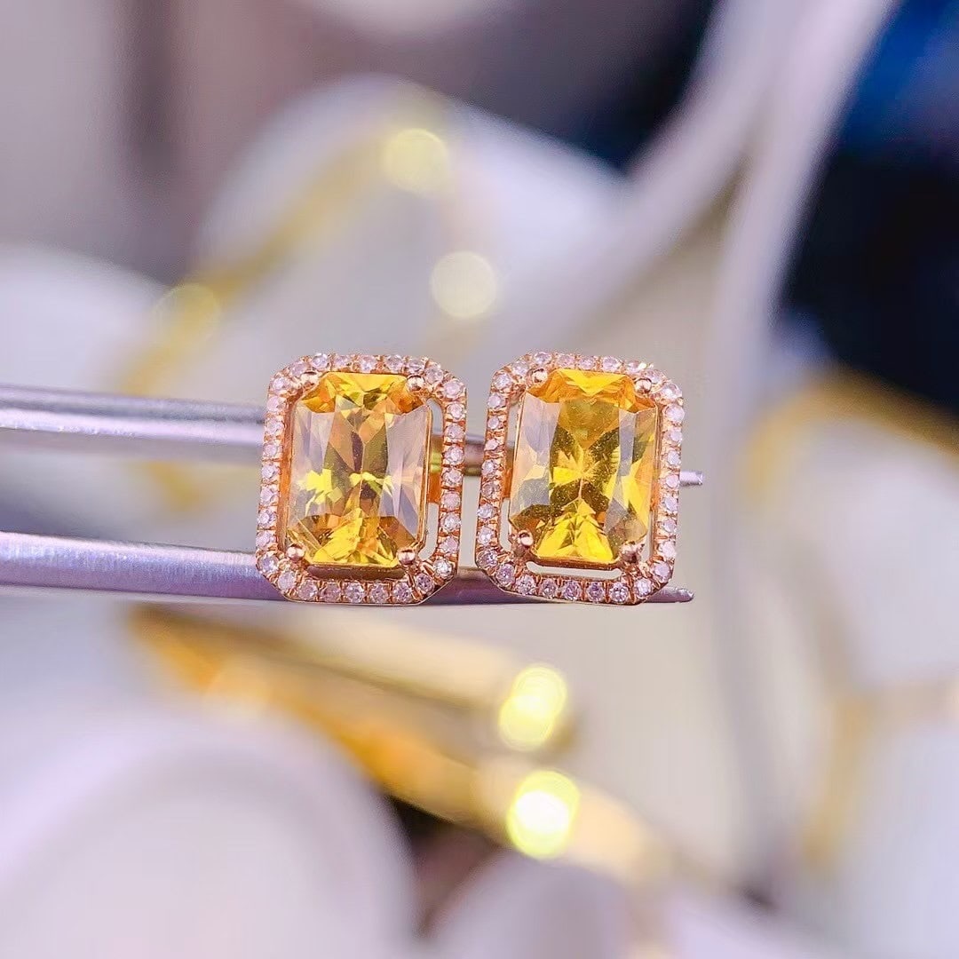 14k Gold 3 Ct Natural Sapphire & Diamond Earrings: Ref:230937084 // gold content:14k gold // main gemstone:sapphire // shape:octagonal // carat weight:3ct // color:yellow // treatment:natural // // adjacent gemstone 2 : diamond // shape:round //