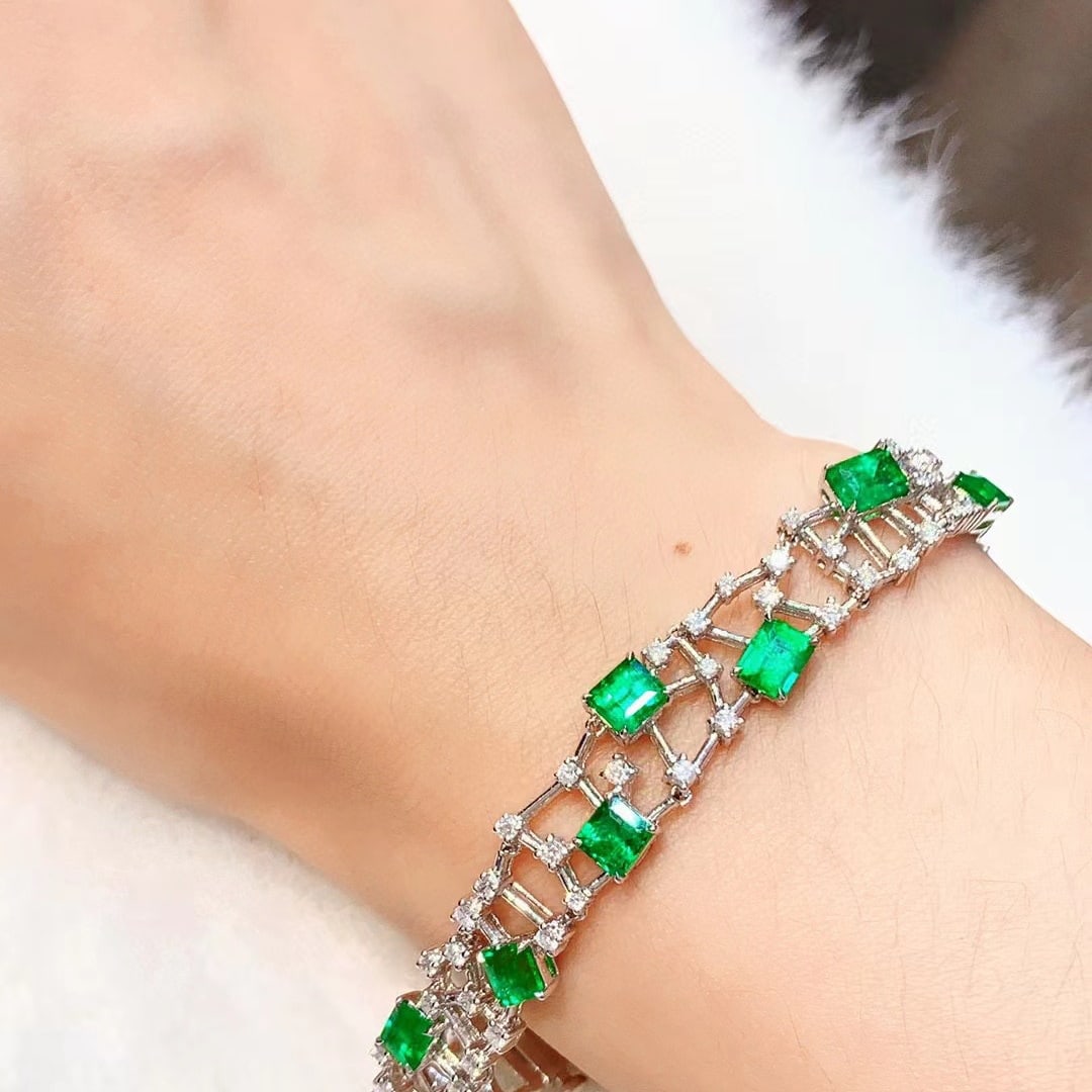 14k Gold 6.06 Ctw Vivid Green Natural Emerald & Diamond Bracelet - 5