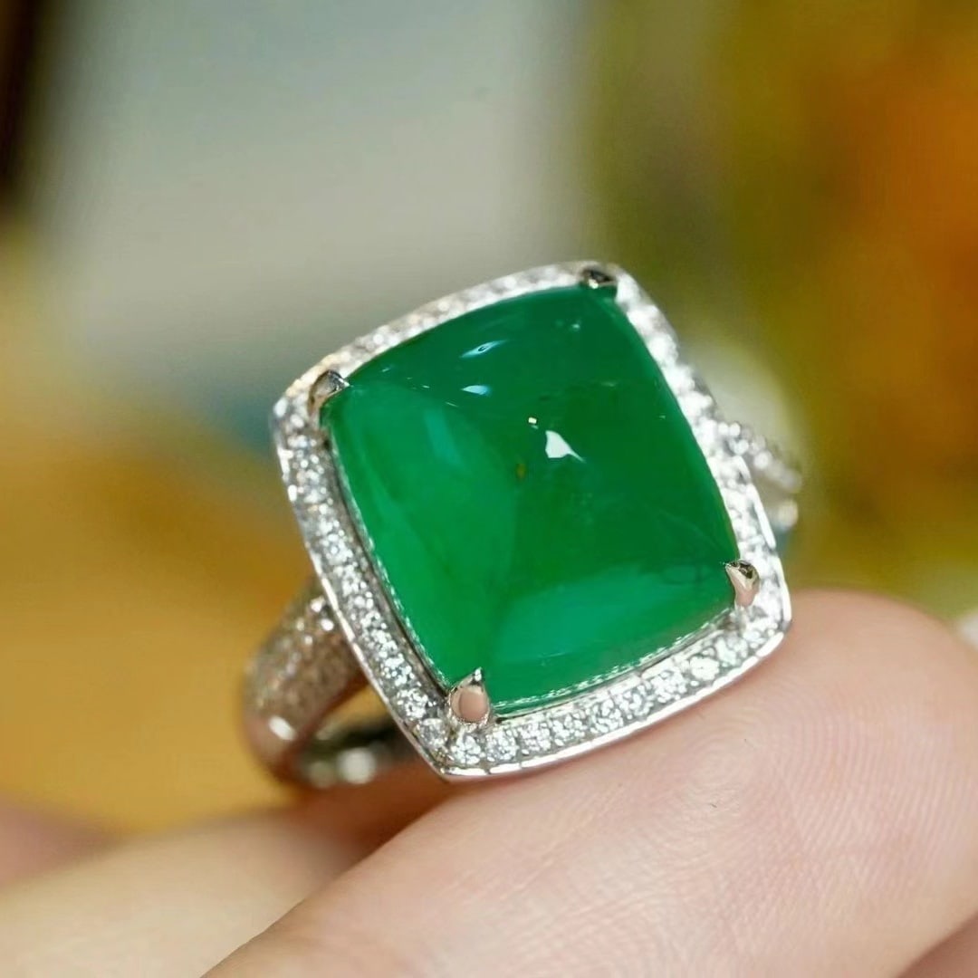 14k Gold 8.58 Ct Vivid Green Natural Emerald & Diamond Ring - 5