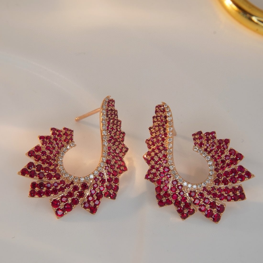 14k Gold 2.70 Ctw Vivid Red Natural Ruby & Diamond Earrings: Ref:230937099 // gold content:14k gold // main gemstone:ruby // shape:round // carat weight:2. 46ct // color:vivid red // treatment:natural // cut grade:g // // adjacent gemstone 2 : diamond //