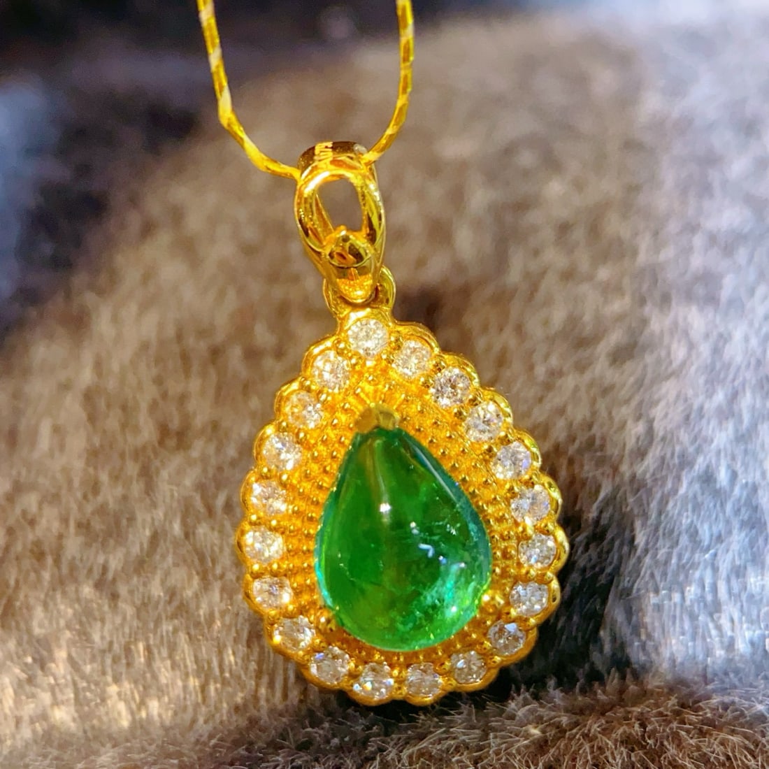 14k Gold 0.9 Ct Natural Emerald & Diamond Pendant( Without Chain ) - 2