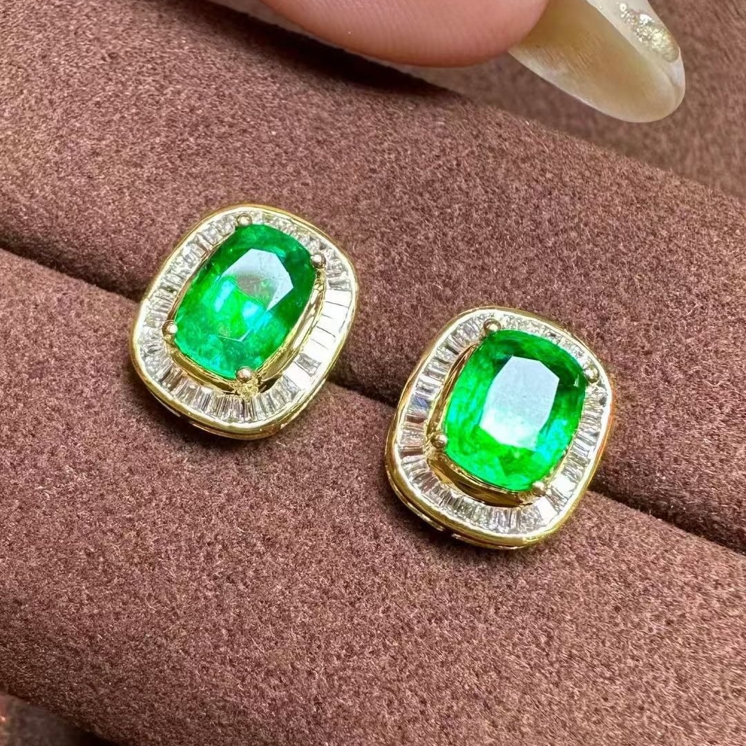 14k Gold 1.75 Ct Vivid Green Natural Emerald & Diamond Earrings - 4