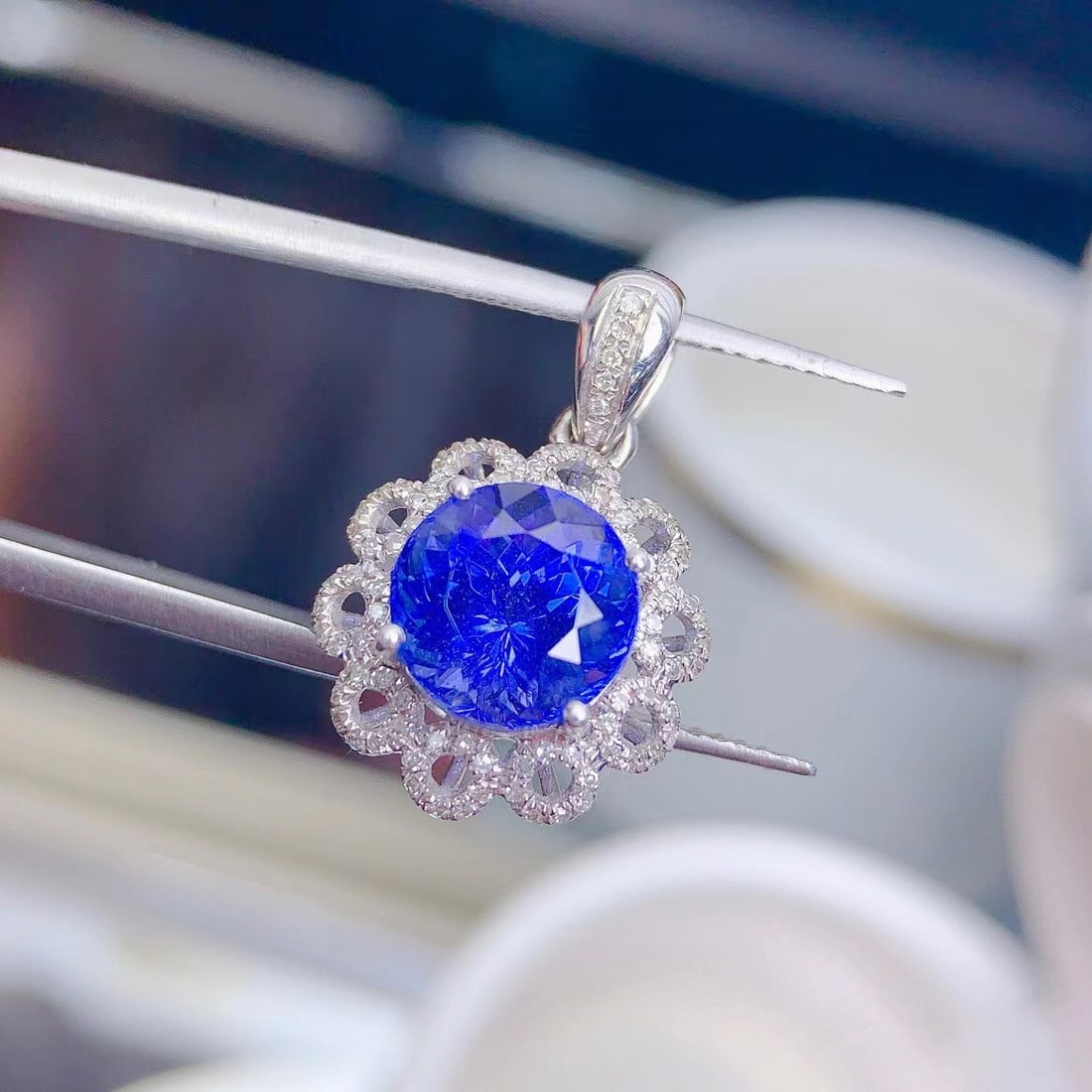 14k Gold 3.5 Ct Natural Tanzanite & Diamond Pendant( Without Chain ) - 5