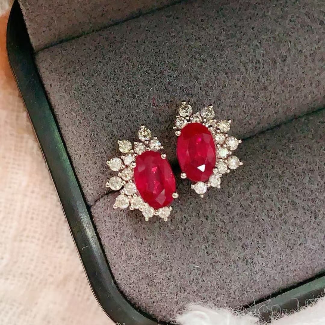 14k Gold 1.64 Ctw Natural Ruby & Diamond Earrings: Ref:230937130 // gold content:14k gold // main gemstone:ruby // shape:oval // carat weight:1. 35ct // color:red // treatment:natural // // adjacent gemstone 2 : diamond // shape:round // carat weight: