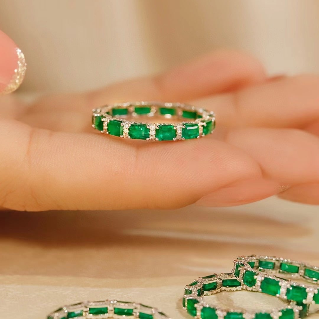 14k Gold 2.52 Ctw Vivid Green Natural Emerald & Diamond Ring - 2