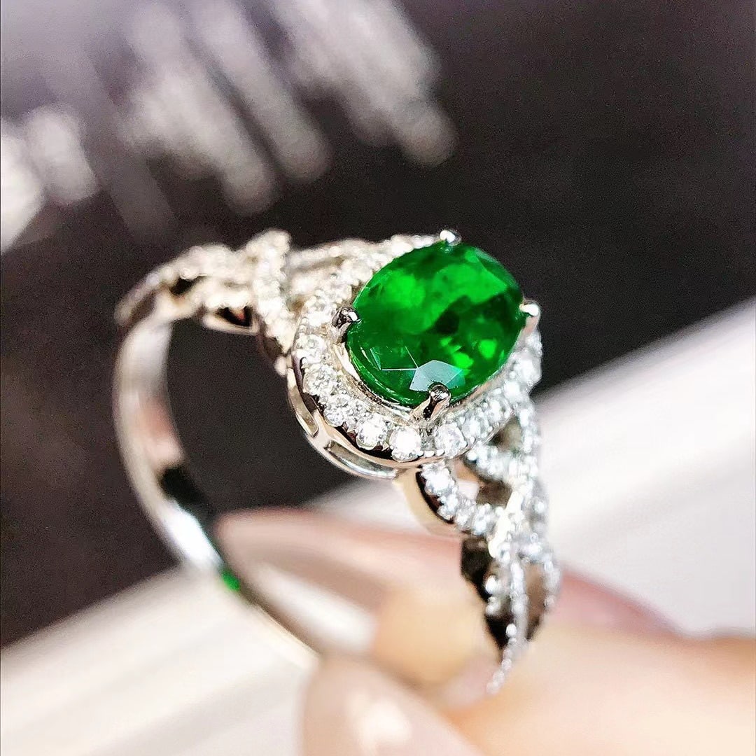 14k Gold 1.06 Ctw Vivid Green Natural Emerald & Diamond Ring - 2