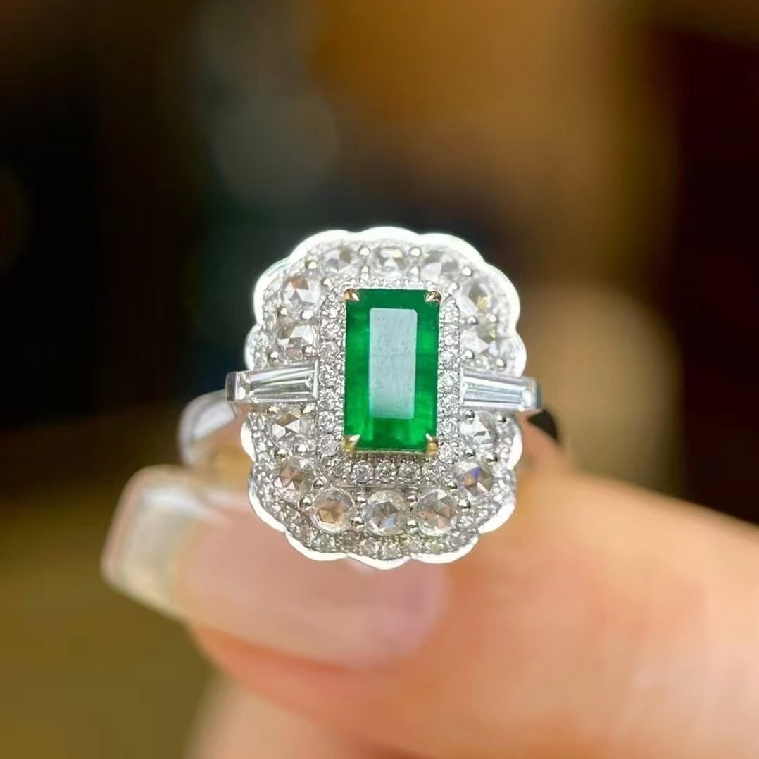 14k Gold 1.97 Ctw Vivid Green Natural Emerald & Diamond Ring: Ref:230937146 // gold content:14k gold // ring size:7. 25us // // main gemstone:emerald // shape:octagonal // carat weight:1. 03ct // color:vivid green // treatment:natural // // adjacent gemstone