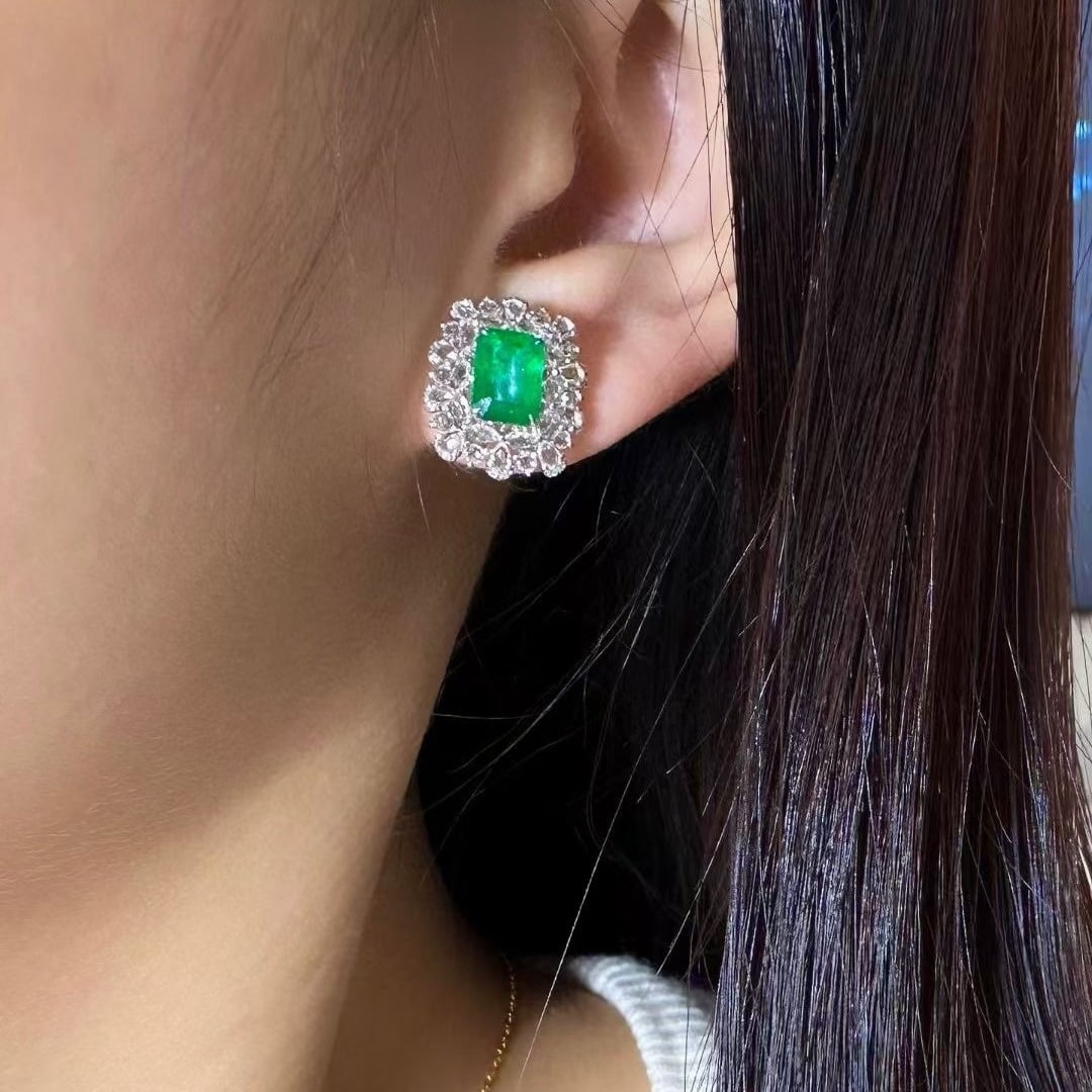 14k Gold 1.95 Ct Vivid Green Natural Emerald Earrings - 4