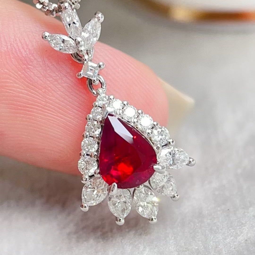 14k Gold 1.72 Ctw Natural Ruby & Diamond Pendant( Without Chain ): Ref:230937154 // gold content:14k gold // main gemstone:ruby // shape:pear // carat weight:1. 00ct // color:pigeonblood red // treatment:natural // // adjacent gemstone 2 : diamond //