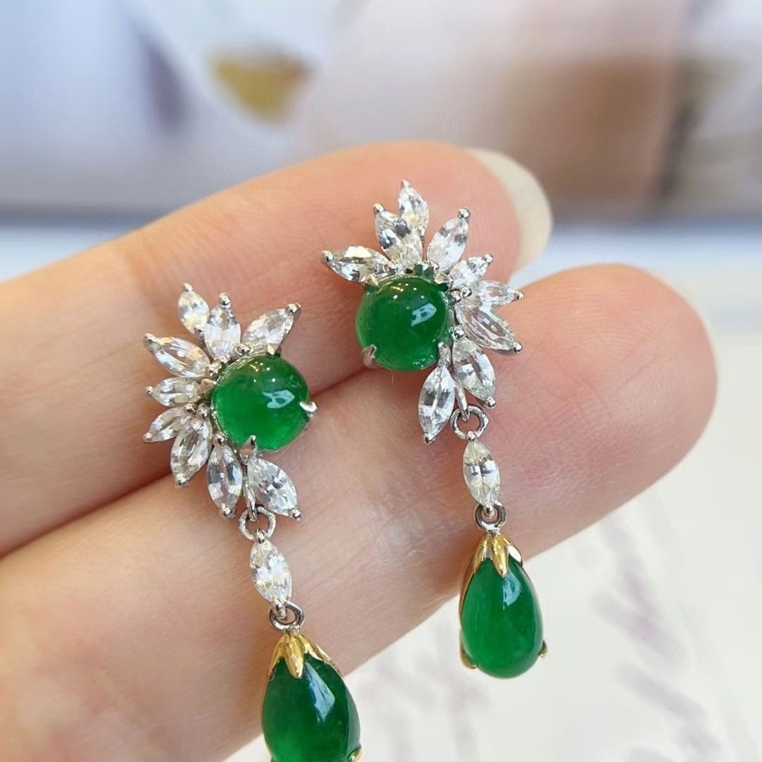 14k Gold 4.78 Ctw Natural Emerald & Sapphire Earrings: Ref:230937156 // gold content:14k gold // main gemstone:emerald // shape:multiply // carat weight:3. 2ct // color:green // treatment:natural // // adjacent gemstone 2 : sapphire // shape:marquise