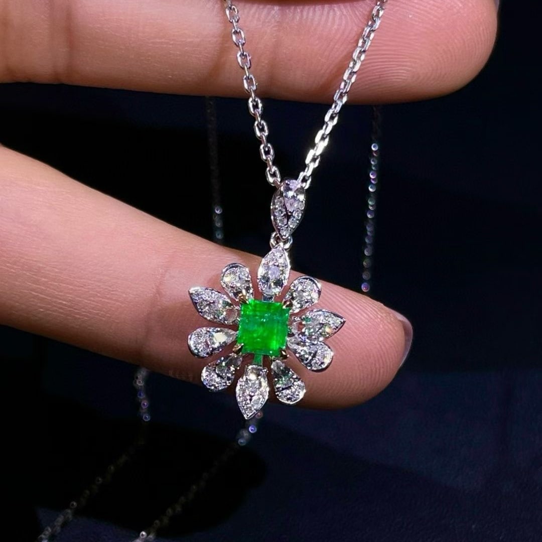 14k Gold 0.77 Ctw Vivid Green Natural Emerald & Diamond Pendant( Without Chain ): Ref:230937157 // gold content:14k gold // main gemstone:emerald // shape:octagonal // carat weight:0. 66ct // color:vivid green // treatment:natural // // adjacent gemstone 2 : diamond //