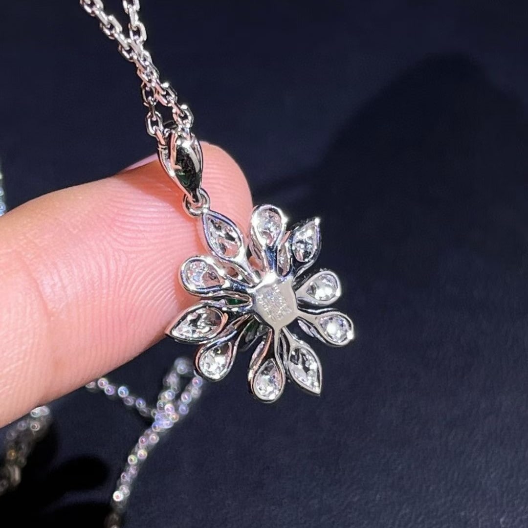 14k Gold 0.77 Ctw Vivid Green Natural Emerald & Diamond Pendant( Without Chain ) - 2