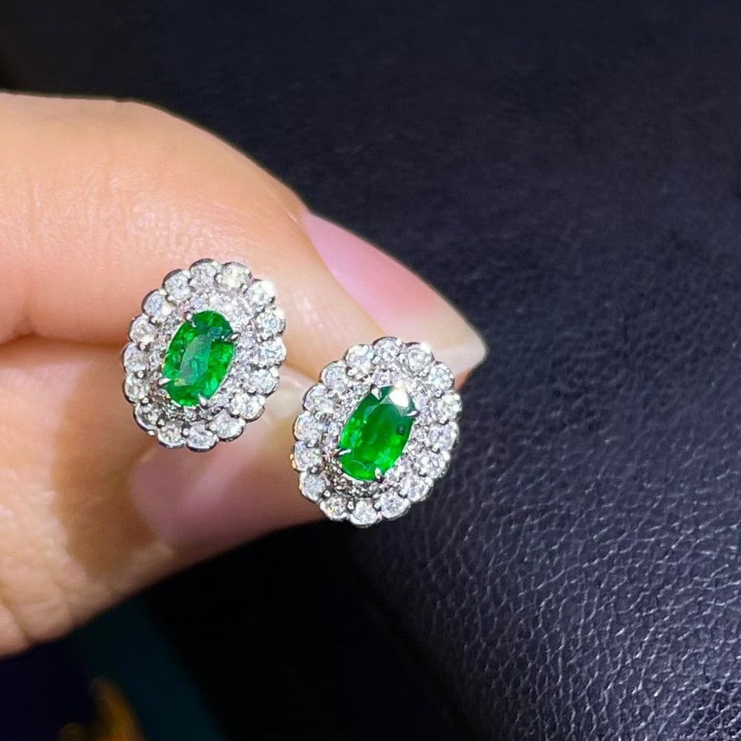 14k Gold 0.79 Ctw Vivid Green Natural Emerald & Diamond Earrings - 3