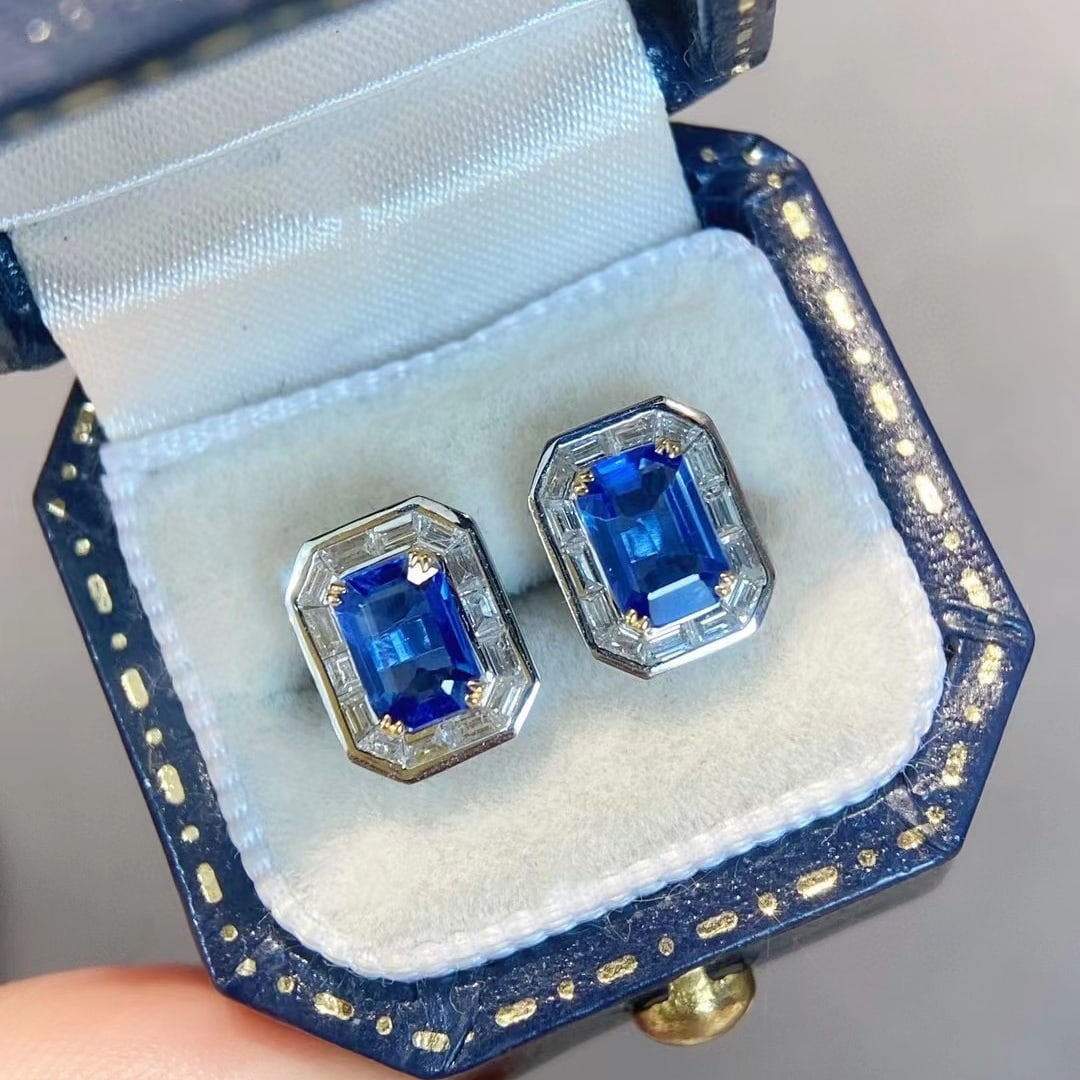 14k Gold 1.88 Ctw Natural Sapphire & Diamond Earrings: Ref:230937171 // gold content:14k gold // main gemstone:sapphire // shape:octagonal // carat weight:1. 35ct // color:blue // treatment:natural // // adjacent gemstone 2 : diamond // shape:baguette