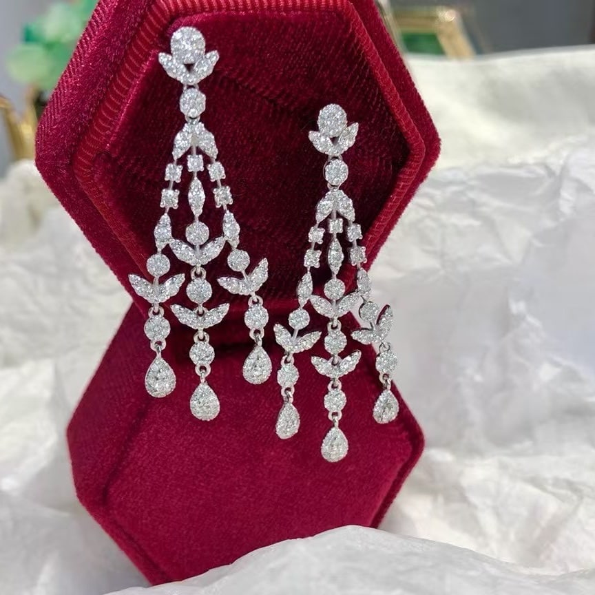 14k Gold 2.06 Ct Natural H Diamond Earrings: Ref:230937173 // gold content:14k gold // main gemstone:diamond // shape:round // carat weight:2. 06ct // clarity grade:vs-si // color:h // treatment:natural // cut grade:g // Condition: NewLow