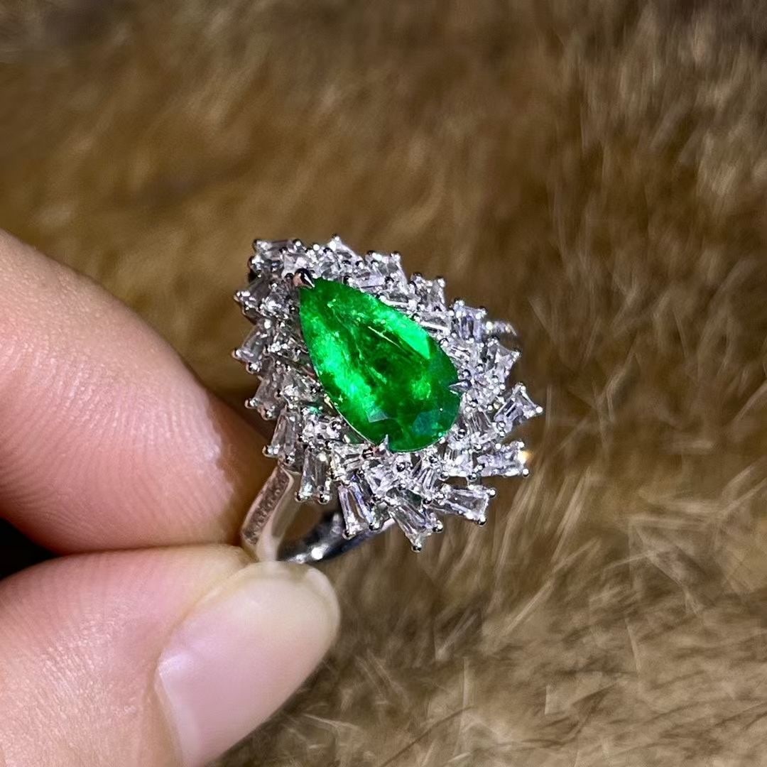 14k Gold 2.58 Ctw Vivid Green Natural Emerald & Sapphire Ring/pendant( Without Chain ): Ref:230937175 // gold content:14k gold // ring size:7. 25us // // main gemstone:emerald // shape:pear // carat weight:1. 36ct // color:vivid green // treatment:natural // // adjacent gemstone 2 :