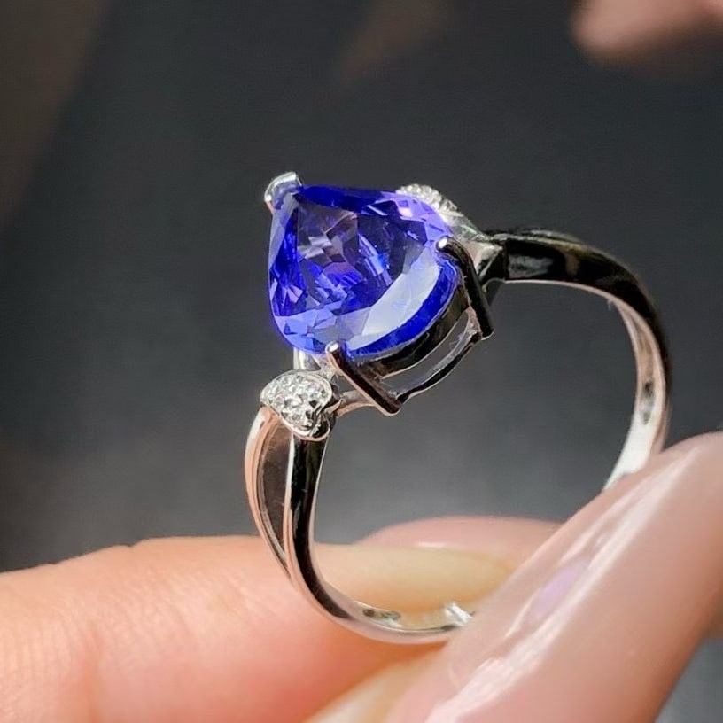14k Gold 2.10 Ctw Natural Tanzanite & Diamond Ring - 3