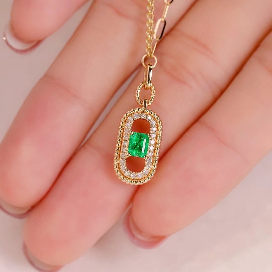 14k Gold 0.43 Ctw Vivid Green Natural Emerald & Diamond Necklace - 2