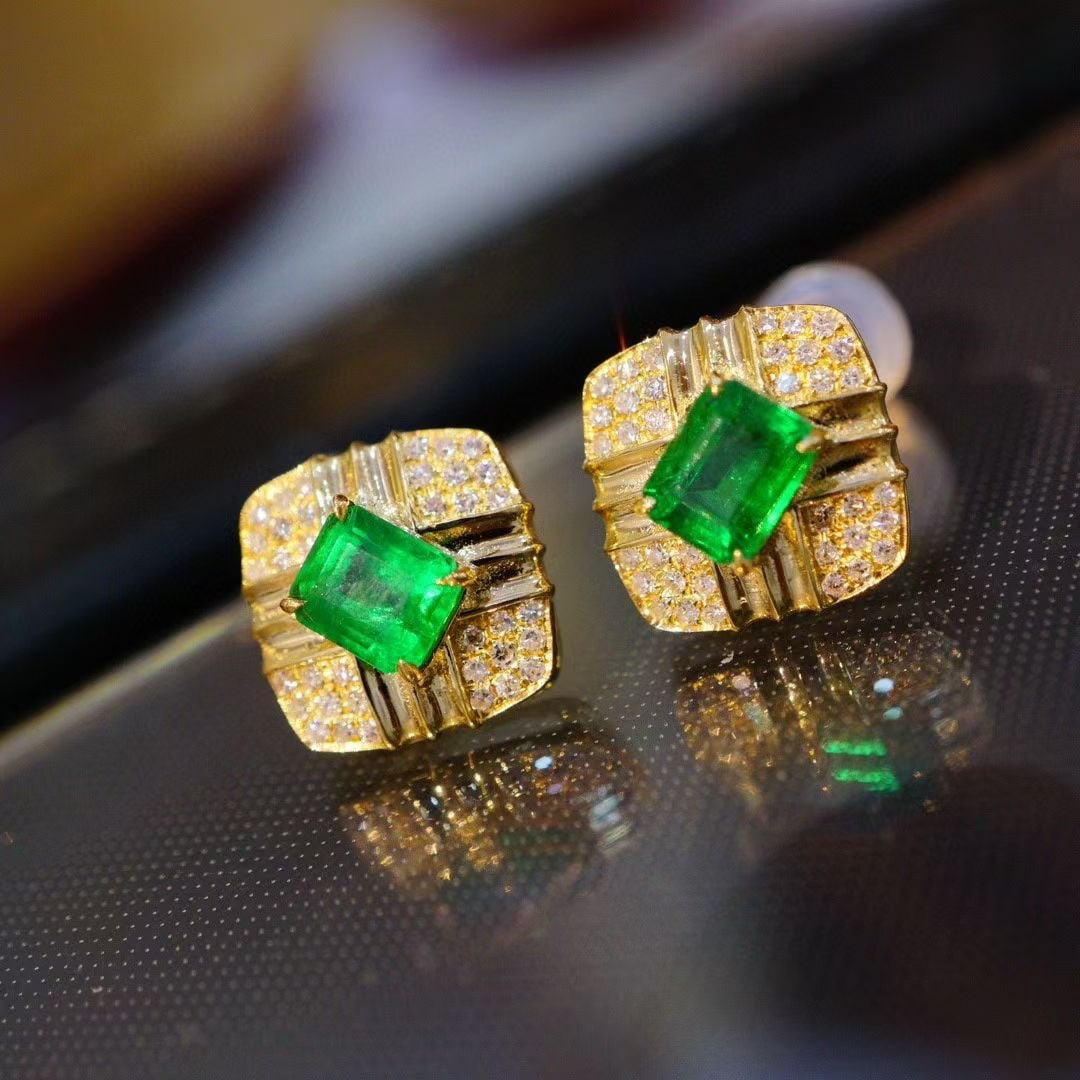 14k Gold 1.12 Ctw Vivid Green Natural Emerald & Diamond Earrings - 2