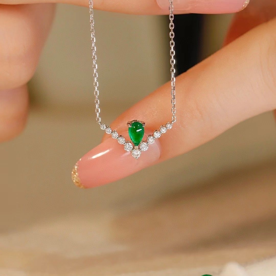 14k Gold 0.33 Ctw Vivid Green Natural Emerald & Diamond Necklace - 2