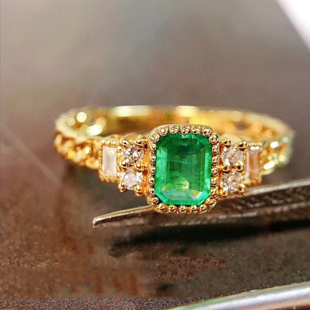 14k Gold 0.38 Ctw Vivid Green Natural Emerald & Diamond Ring - 2