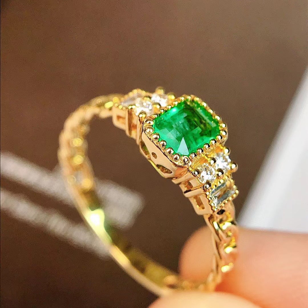 14k Gold 0.38 Ctw Vivid Green Natural Emerald & Diamond Ring - 3