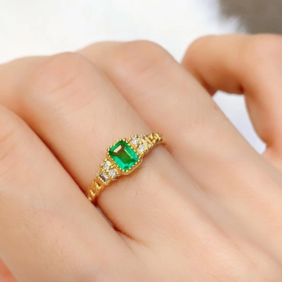 14k Gold 0.38 Ctw Vivid Green Natural Emerald & Diamond Ring - 4