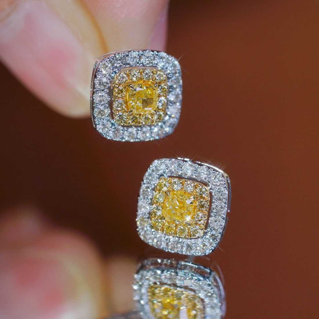 14k Gold 1.00 Ct Natural Color Diamond Earrings - 3