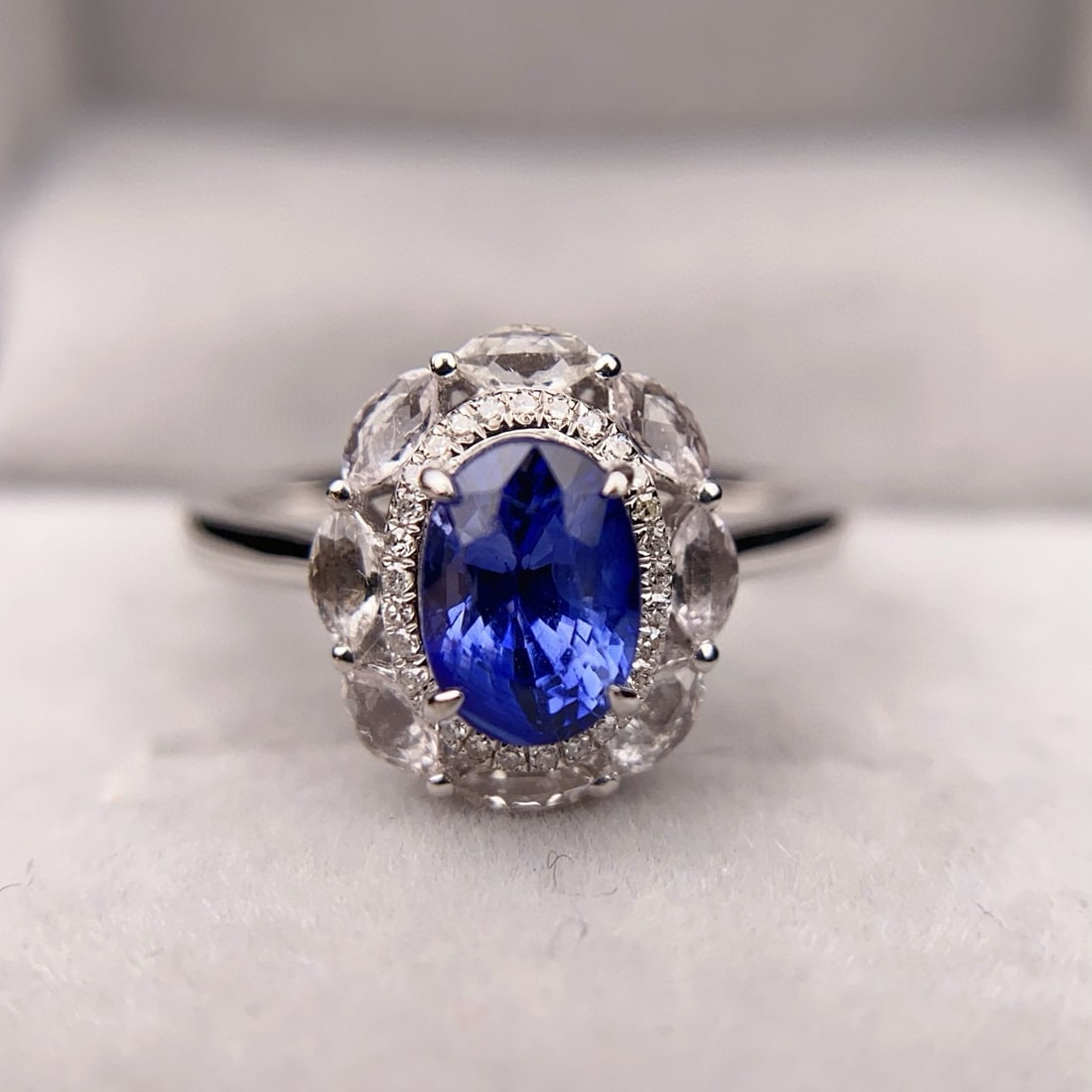 14k Gold 1.4 Ct Vivid Blue Natural Sapphire & Diamond Ring - 3