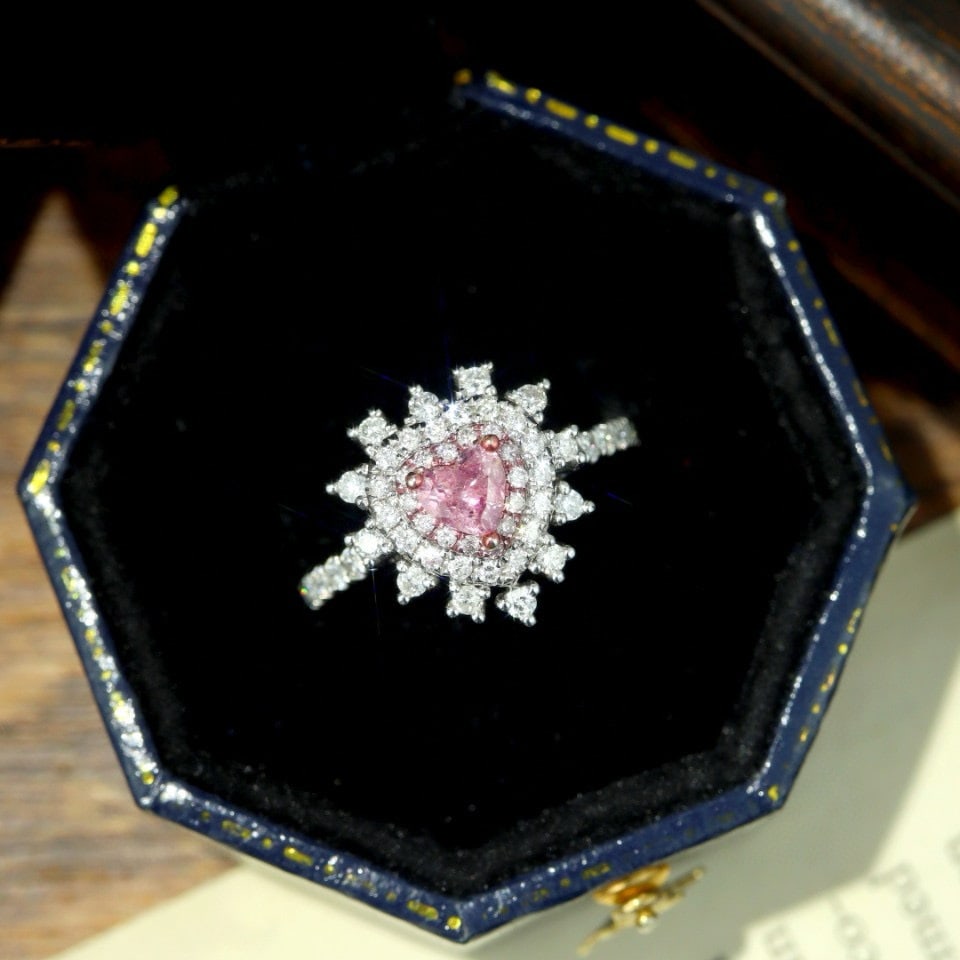 14k Gold 0.83 Ctw Natural Pink Diamond & Diamond Ring: Ref:230937234 // gold content:14k gold // ring size:7. 25us // // main gemstone:pink diamond // shape:heart // carat weight:0. 28ct // color:pink // treatment:natural // // adjacent gemstone 2 :