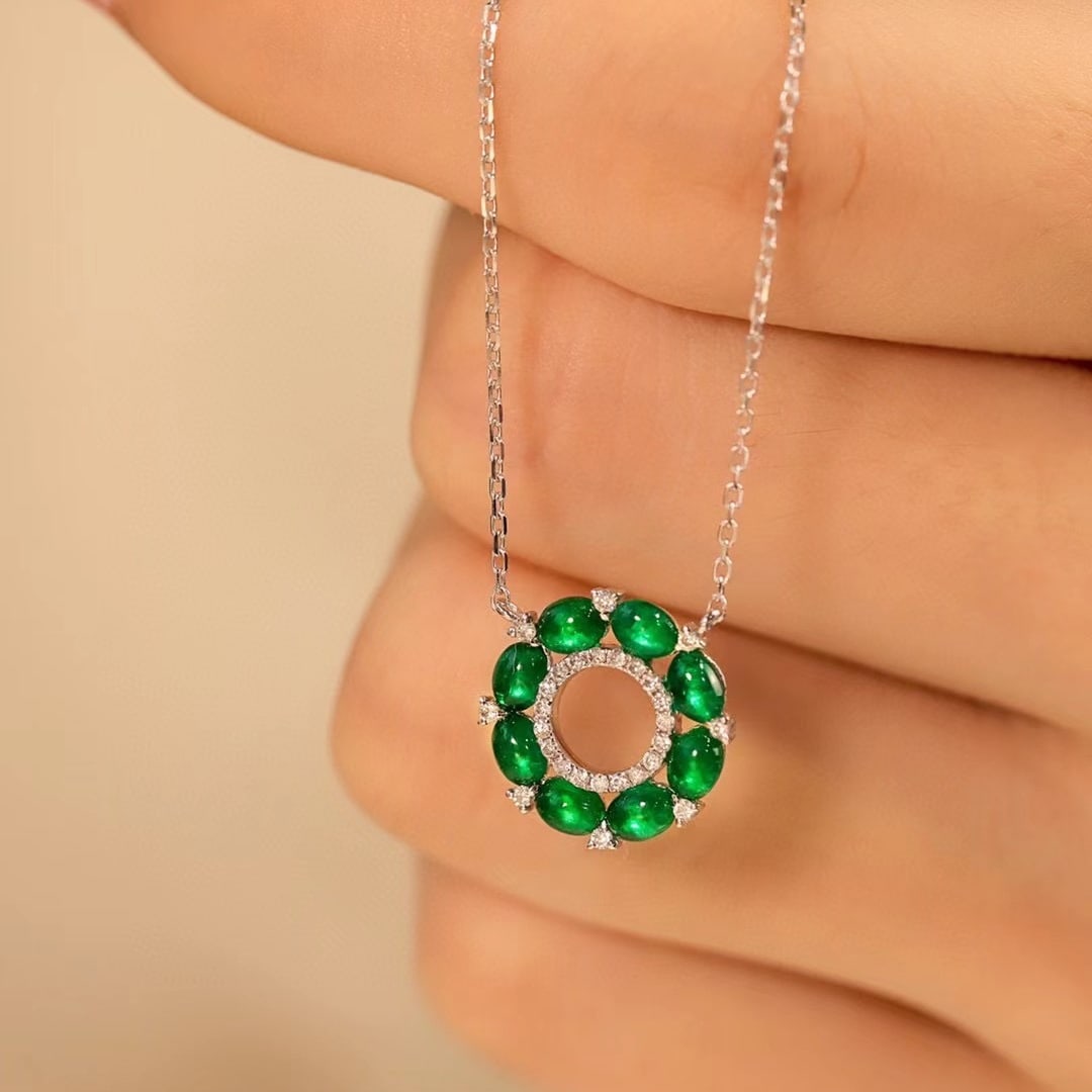 14k Gold 0.92 Ctw Vivid Green Natural Emerald & Diamond Necklace: Ref:230937235 // gold content:14k gold // main gemstone:emerald // shape:oval // carat weight:0. 8ct // color:vivid green // treatment:natural // // adjacent gemstone 2 : diamond // shape:round //