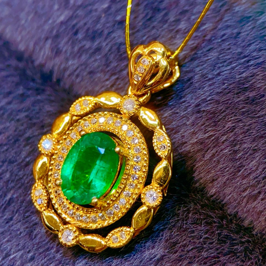 14k Gold 0.97 Ctw Vivid Green Natural Emerald & Diamond Pendant( Without Chain ) - 2