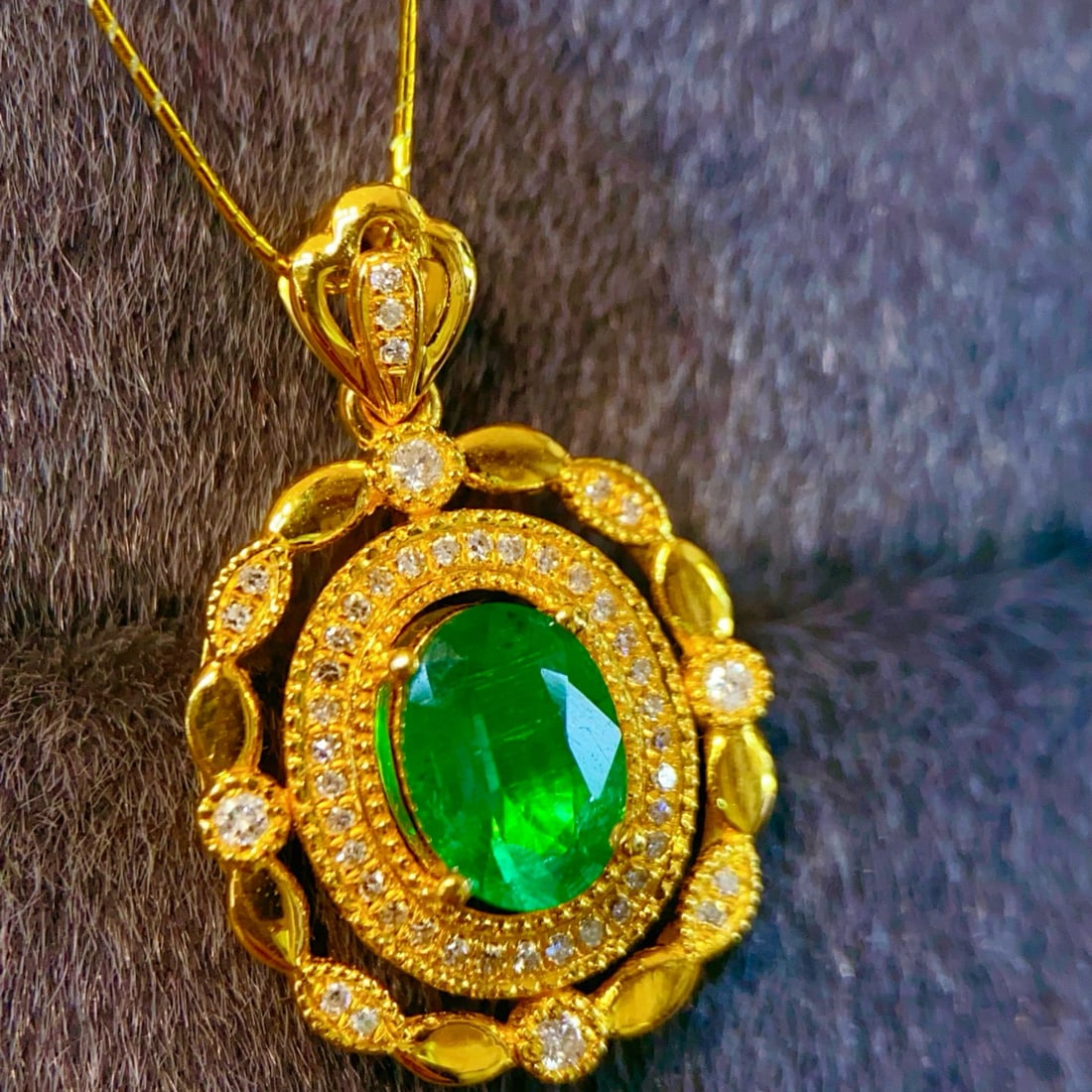 14k Gold 0.97 Ctw Vivid Green Natural Emerald & Diamond Pendant( Without Chain ) - 3