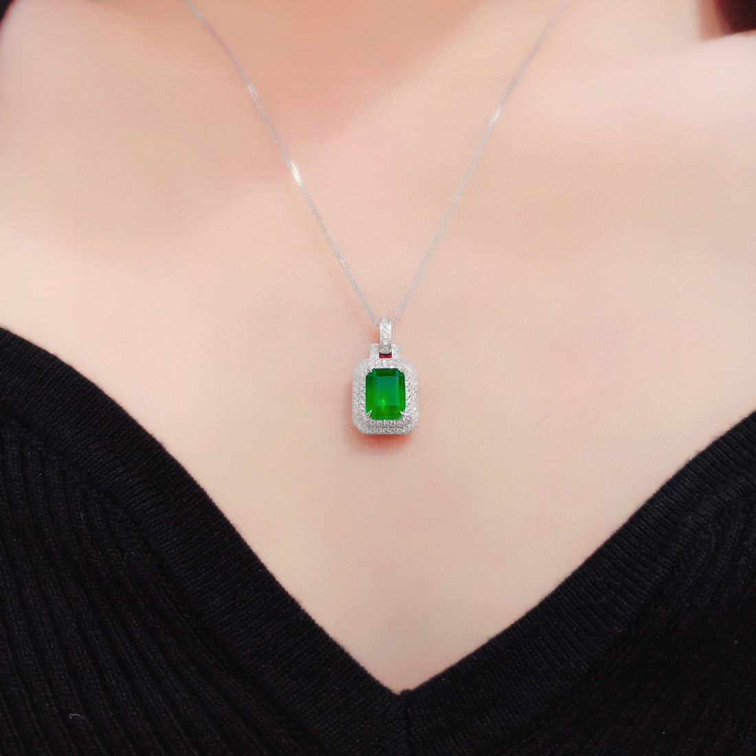 14k Gold 2.50 Ctw Vivid Green Natural Emerald & Diamond Pendant( Without Chain ) - 3