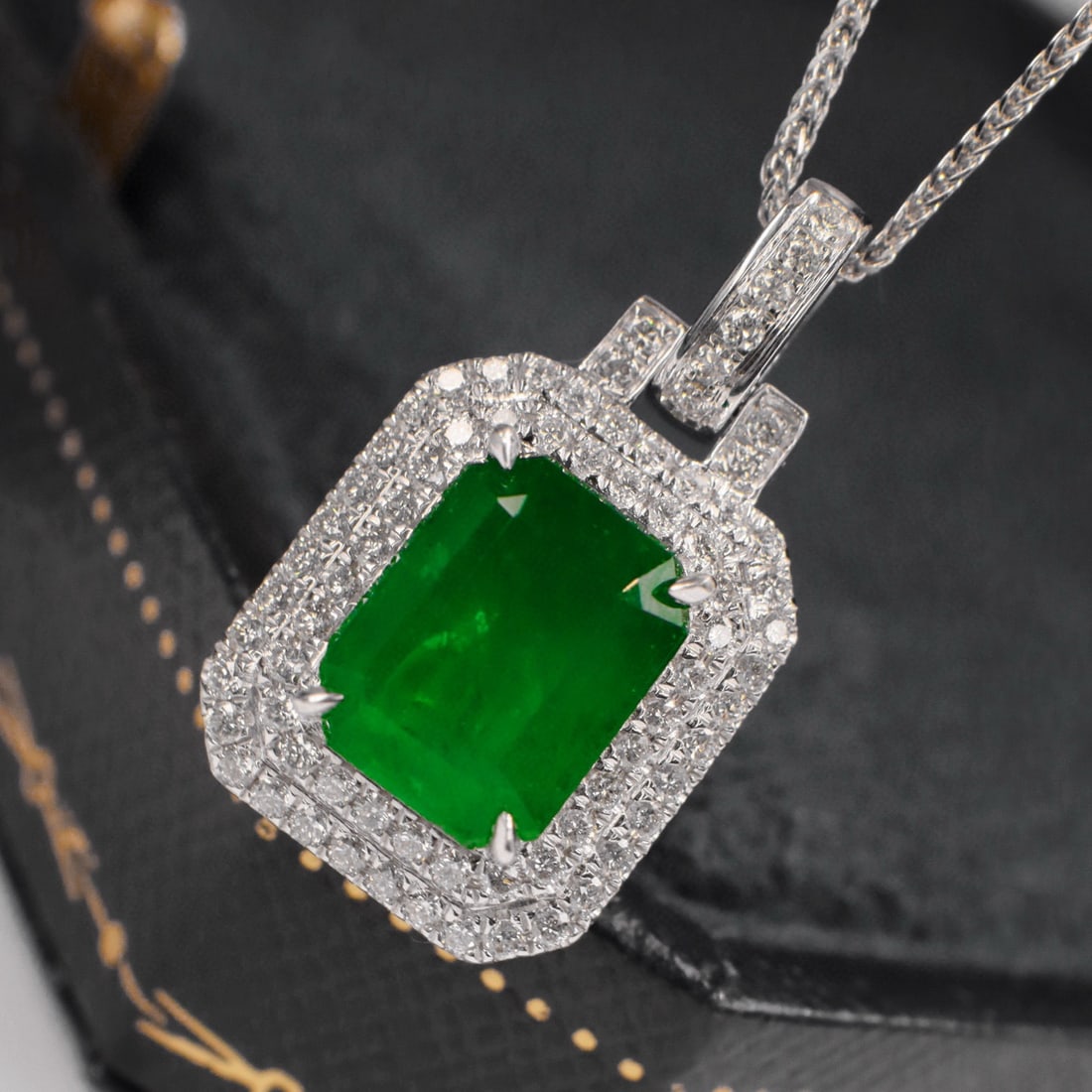 14k Gold 2.50 Ctw Vivid Green Natural Emerald & Diamond Pendant( Without Chain ) - 5