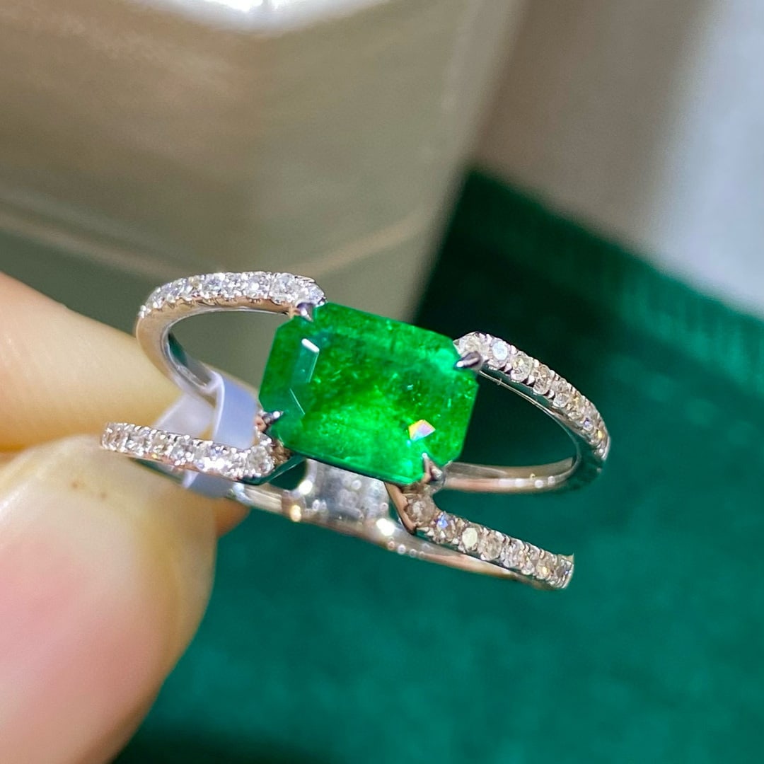 14k Gold 1.14 Ct Vivid Green Natural Emerald & Diamond Ring - 2