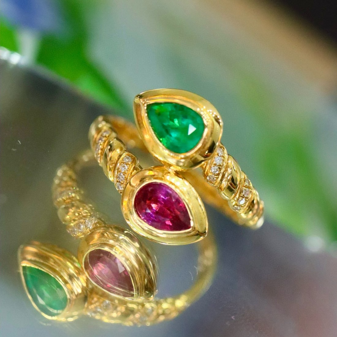 14k Gold 0.80 Ctw Natural Ruby & Emerald & Toi Et Moi Ring: Ref:230938031 // gold content:14k gold // ring size:7. 25us // // main gemstone:ruby // shape:pear // carat weight:0. 45ct // color:red // treatment:natural // // adjacent gemstone 2 : emerald //
