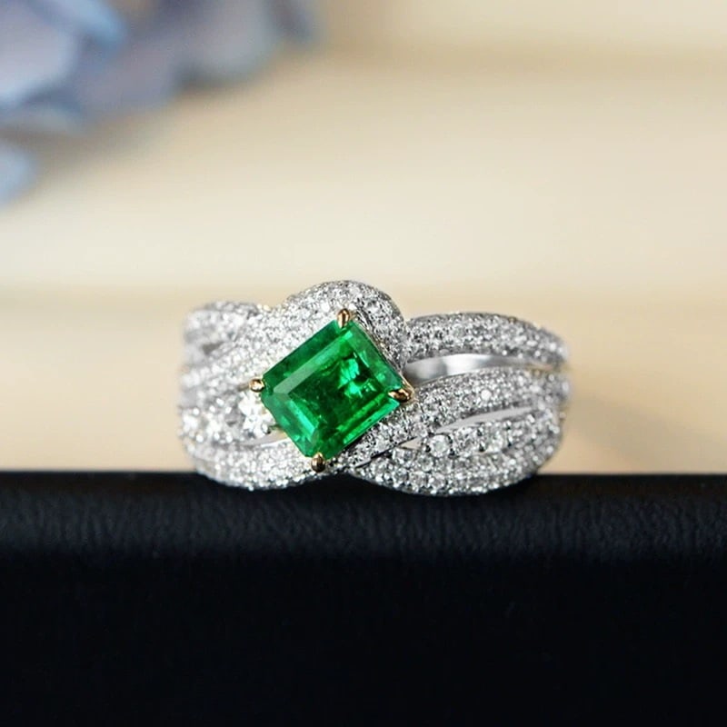 14k Gold 1.81 Ctw Vivid Green Natural Emerald & Diamond Ring: Ref:230938041 // gold content:14k gold // ring size:7. 25us // // main gemstone:emerald // shape:octagonal // carat weight:0. 83ct // color:vivid green // treatment:natural // // adjacent gemstone