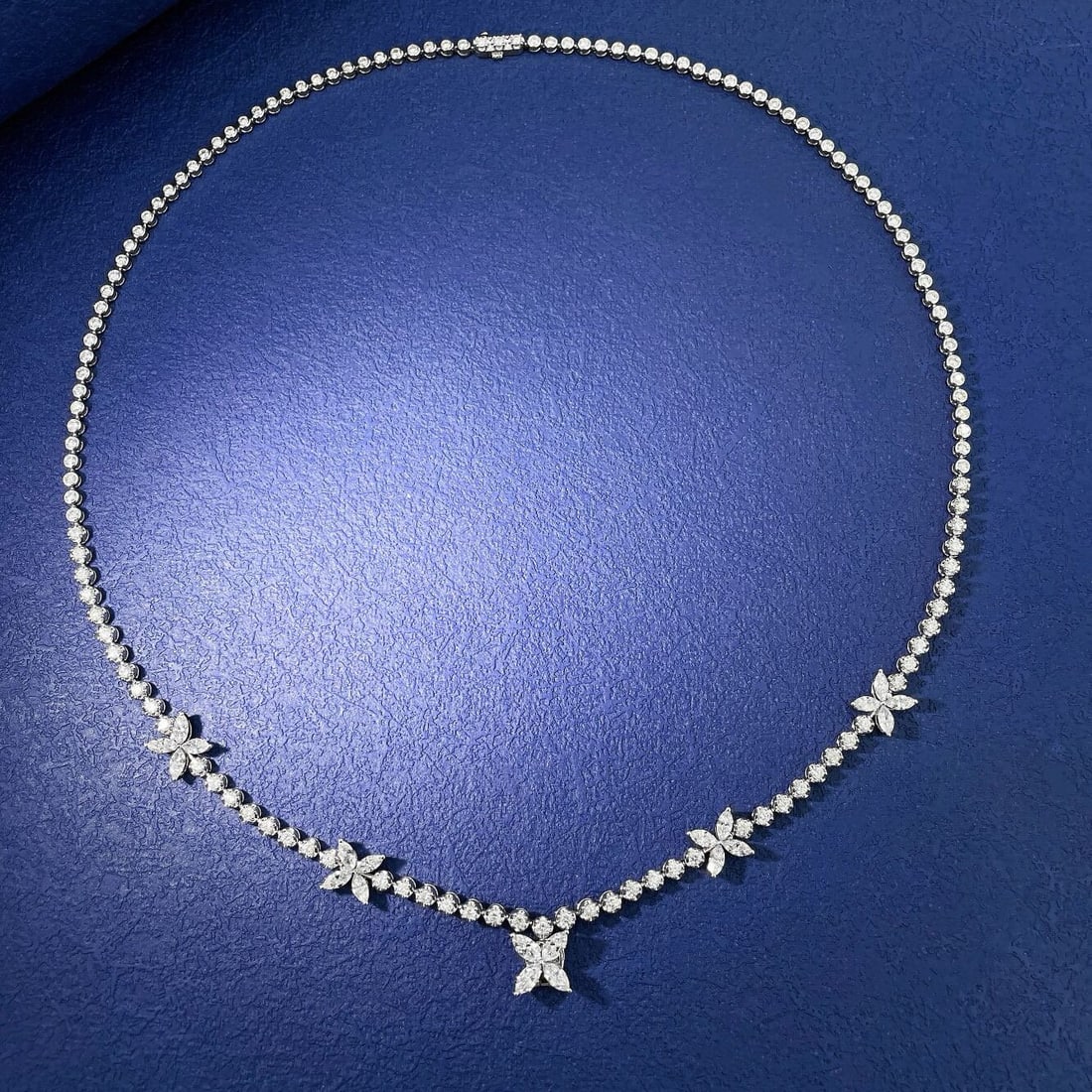 14k Gold 3.92 Ctw Natural H Diamond Necklace: Ref:230938049 // gold content:14k gold // main gemstone:diamond // shape:marquise // carat weight:1. 58ct // clarity grade:vs-si // color:h // treatment:natural // // adjacent gemstone 2 : diamond