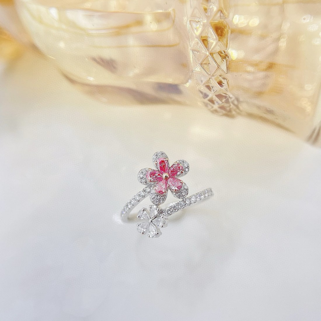 14k Gold 0.62 Ctw Natural Pink Diamond & Diamond & Flowers Ring: Ref:230938052 // gold content:14k gold // ring size:7. 25us // // main gemstone:pink diamond // shape:pear // carat weight:0. 26ct // color:pink // treatment:natural // // adjacent gemstone 2 :