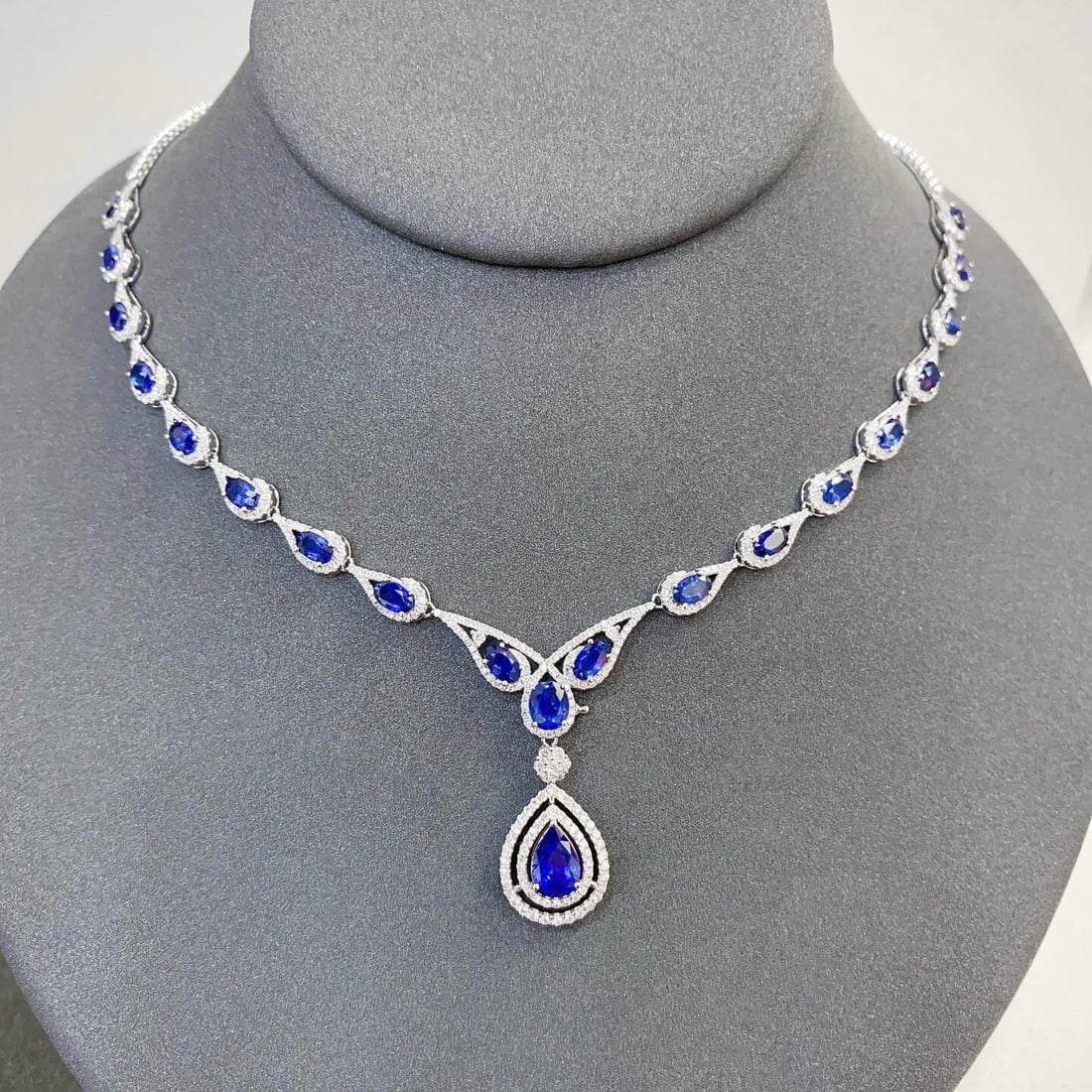 14k Gold 9.24 Ctw Natural Sapphire & Diamond Necklace (1 of 7)