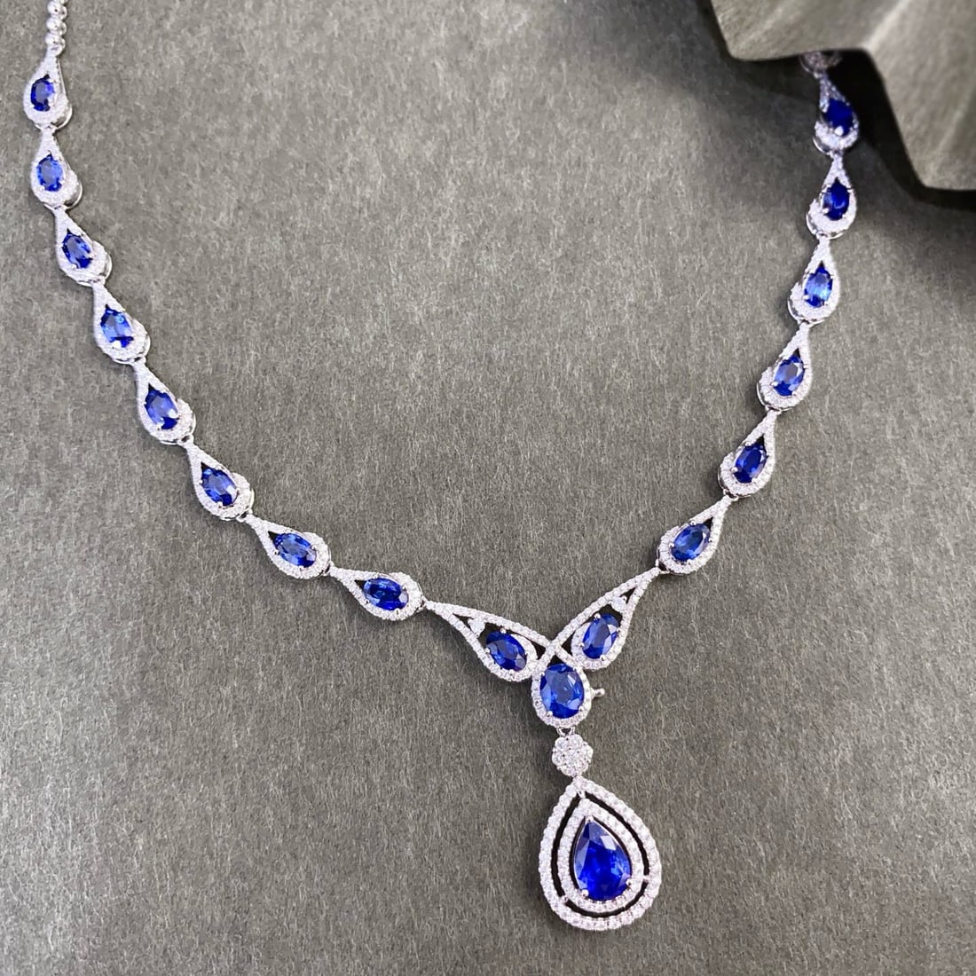14k Gold 9.24 Ctw Natural Sapphire & Diamond Necklace - 3